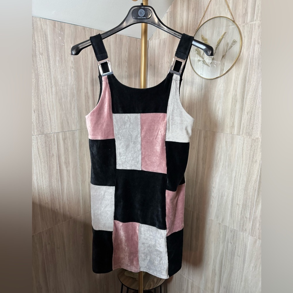 Amy Byer Chic Vintage Y2K Patchwork Colorblock Sleeveless Dress